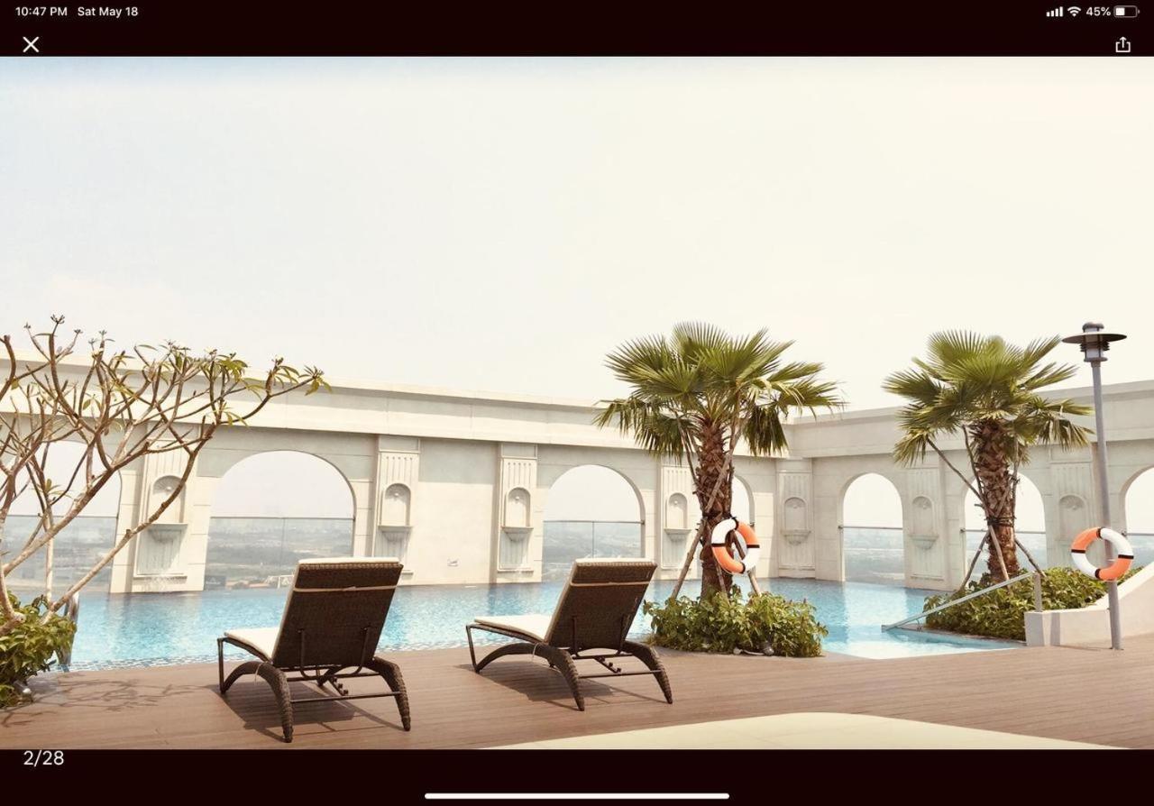 Khách sạn hẻo lánh Diamond Luxury Bach Dang River